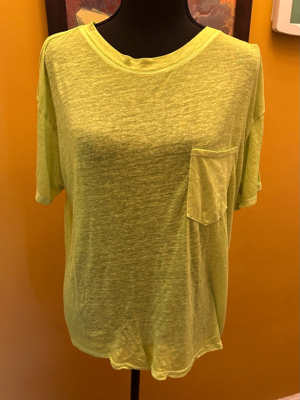 Women’s Juniors No Boundaries Neon Green Sublimation Pocket Tee Size L (13-15)
